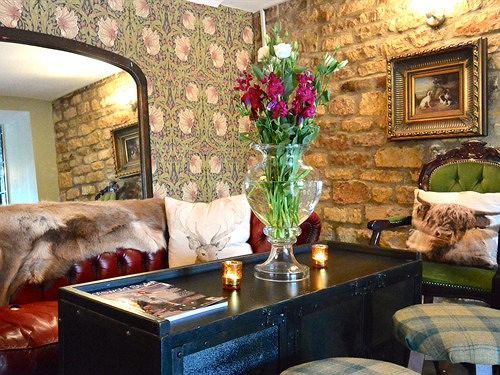 Отель Coach & Horses Буртон-он-те-Уотер Экстерьер фото